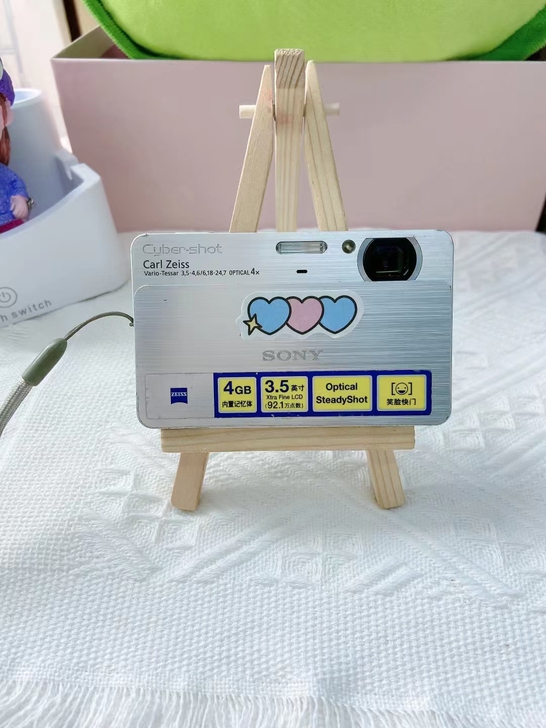 索尼T700银色