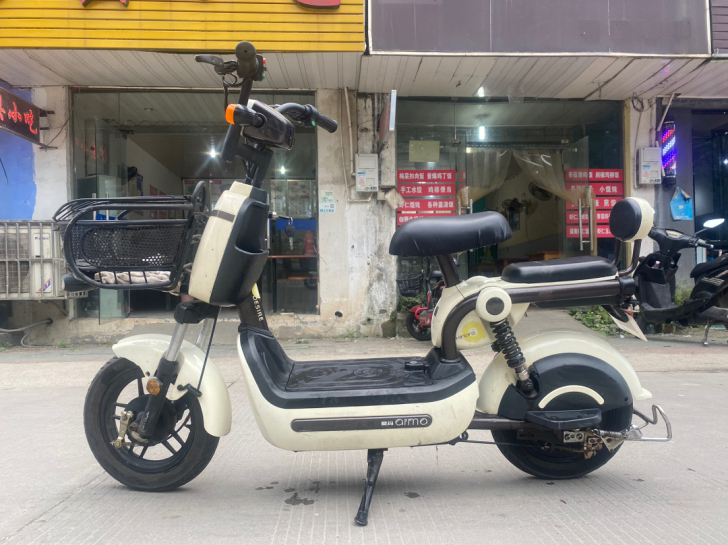爱玛电动车48v12a 能跑30公里左右，...