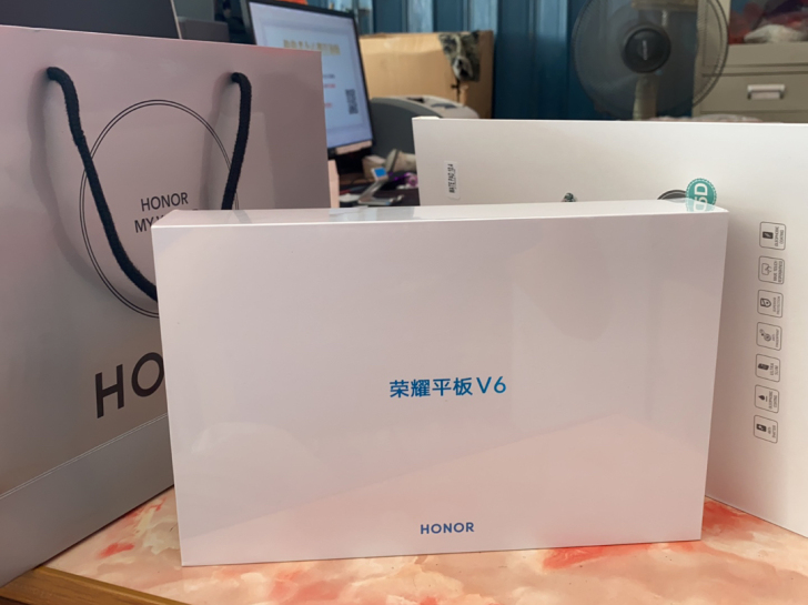 荣耀平板v6。6加128g全新未拆封，今天...