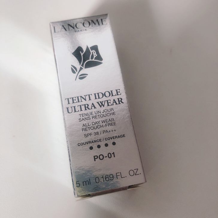 品牌型号 ：兰蔻持妆粉底液