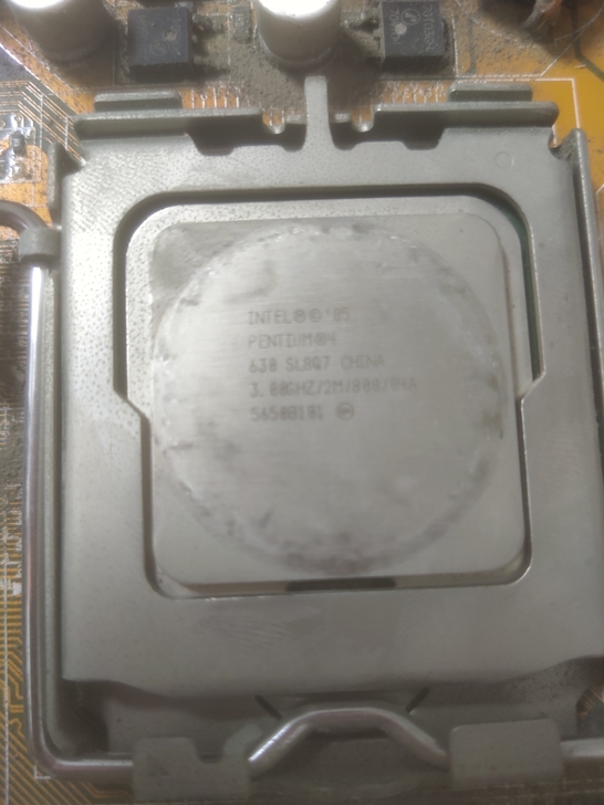 奔四cpu 华硕主板 512内存 共三...