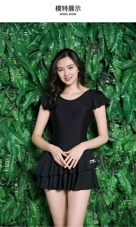 李宁女士平角裙式泳衣    只有M