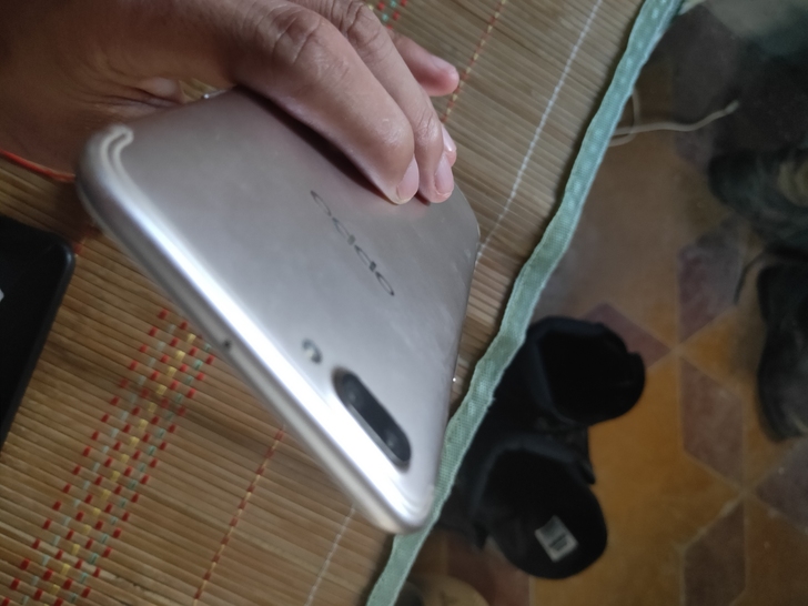OPPOr11从来没有维修过，因为换了手机...
