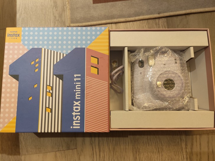 拍立得mini11 礼盒装 冰晶白 绯樱粉...