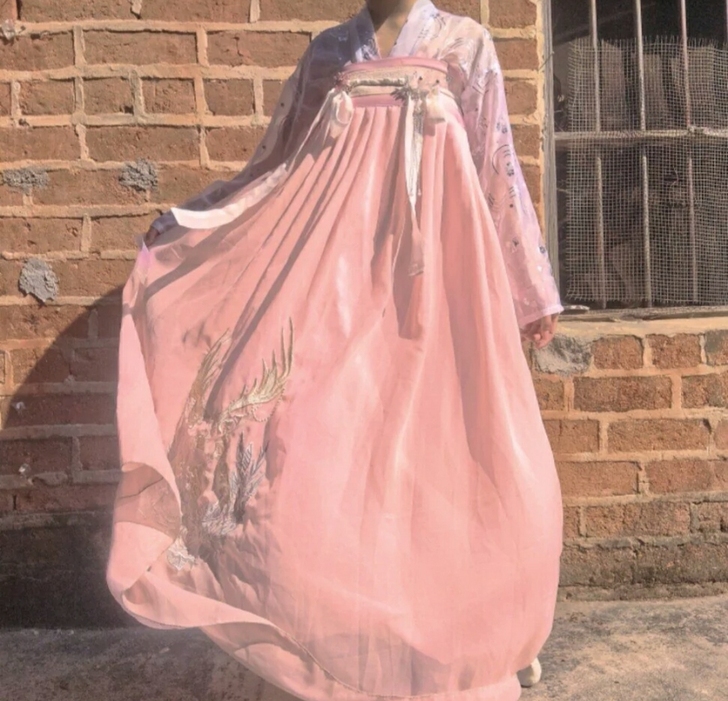 迷鹿汉服