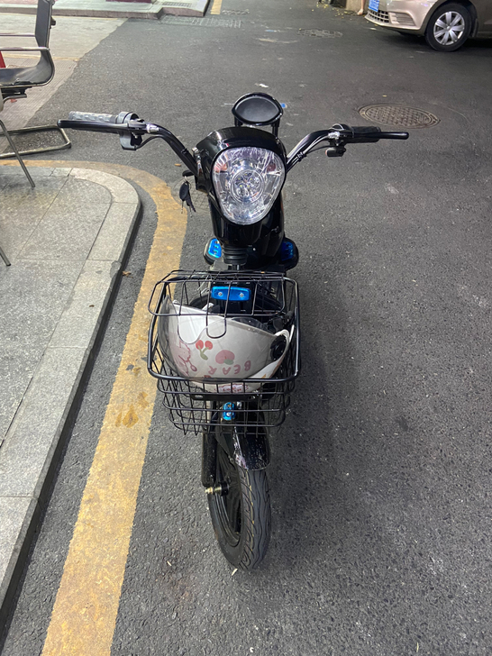 个人转手一台雅迪自用电动车 买了一个月 ...