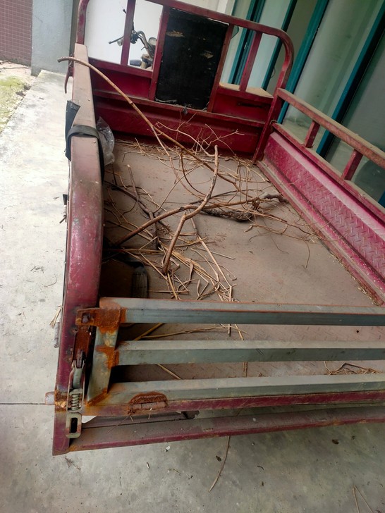 闲置三轮车烧油的三无产品不要东问西问的不喜...
