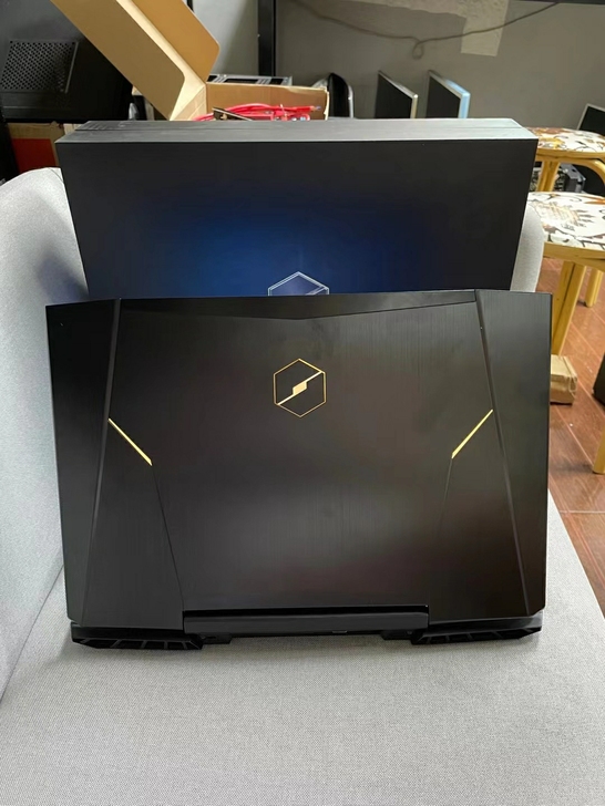 机械革命 深海泰坦X8TI 学生自用一手...