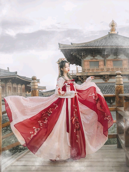 汉尚华莲龙母汉服六米摆 两片式齐胸 正品有...