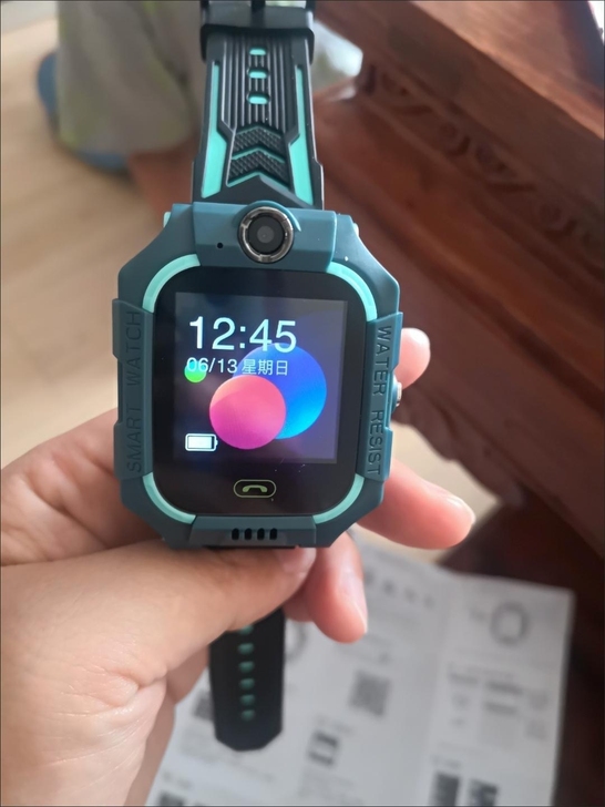 一折出全新正品小天才儿童电话手表Z6同款,...