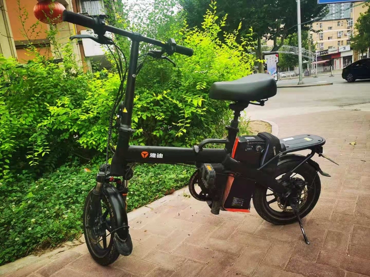 雅迪代驾折叠电动车，续航50公里着急卖，自...
