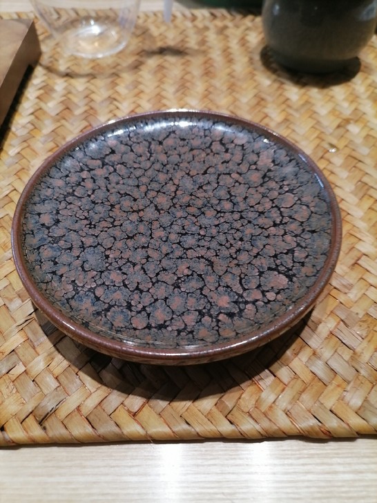 铁胎的手感厚重,可以当壶承或者杯垫,怎么用...