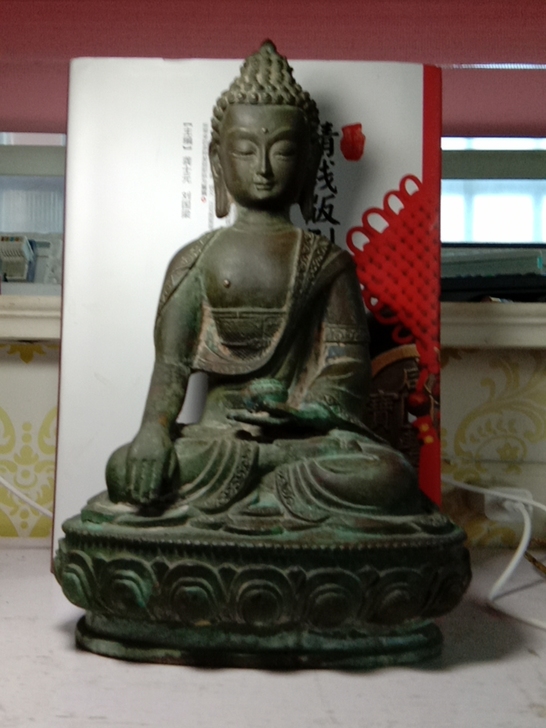 老铜佛像一尊，枣红皮壳，开脸漂亮！体态丰盈...
