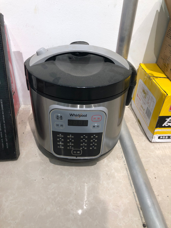 全新惠而浦电饭煲，店里展示品，特价处理100