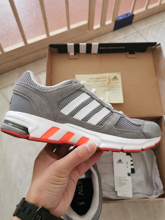 Adidas/阿迪达斯运动鞋,经典款,阿迪...