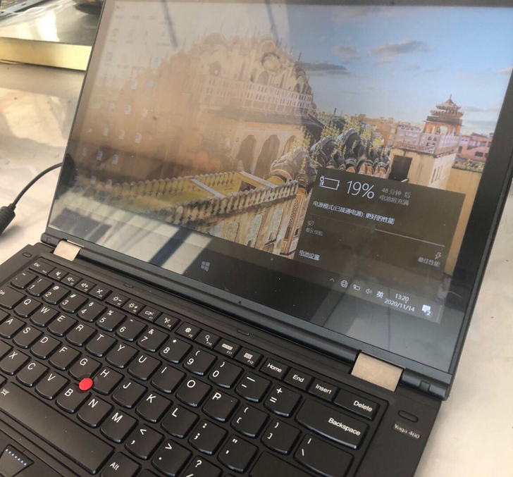 Thinkpad小红本。几乎全新，可使用触...