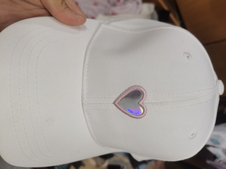 名创优品帽子 全新没戴过 别人送的礼物 不...