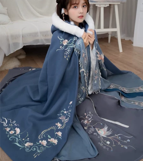 清梳原创凝香汉服斗篷女长款刺绣加绒加厚保暖...