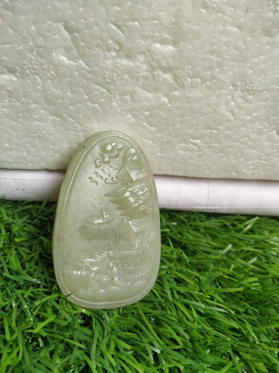 和田玉雕刻的山水画入手渠道：早年家族老前辈...