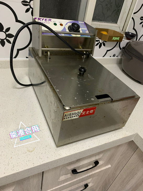 电油炸锅，之前开店留下的用不到便宜出了。需...