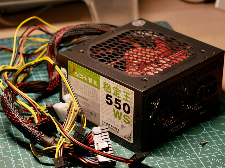 雅驰550w atx主机电源买来几乎没用过