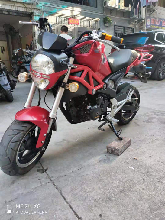 摩托车