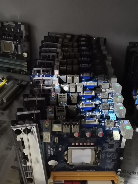 H61主板 hdmi接口 品牌有七彩虹 昂...