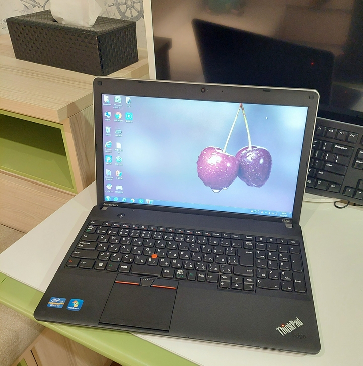 联想笔记本i7四核   8g运行 15寸 ...