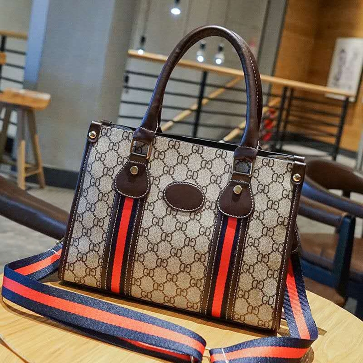 真皮质感包包女斜挎百搭2021新款潮简约大...