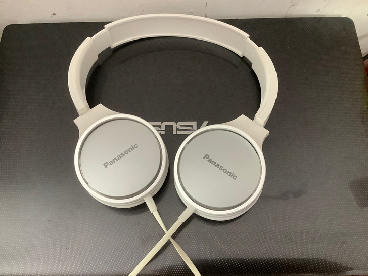松下耳机RP-HF300M，95新，环绕立...