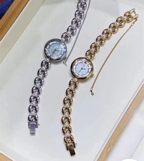 MIK*MOTO御家同款女士手表 海水珍珠...