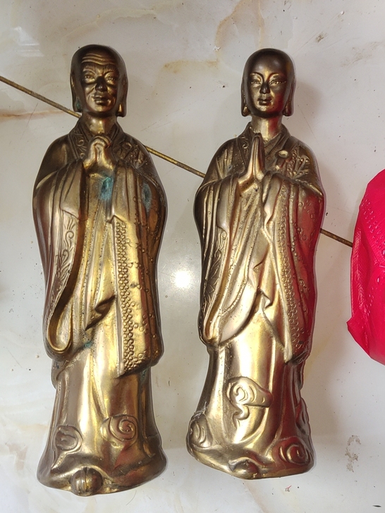 铜佛像，标价为两尊一起的价格，高25－－－...