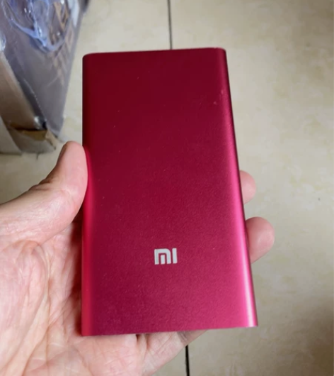 小米充电宝(5000毫安),超薄便携。包邮...