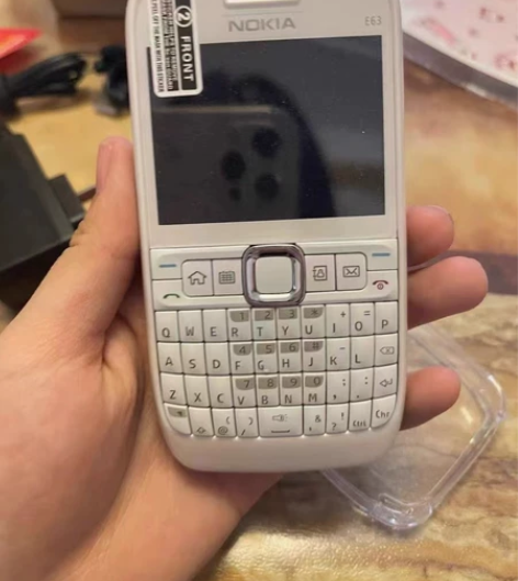 全新诺基亚E63手机品相一流配件齐全 全新...