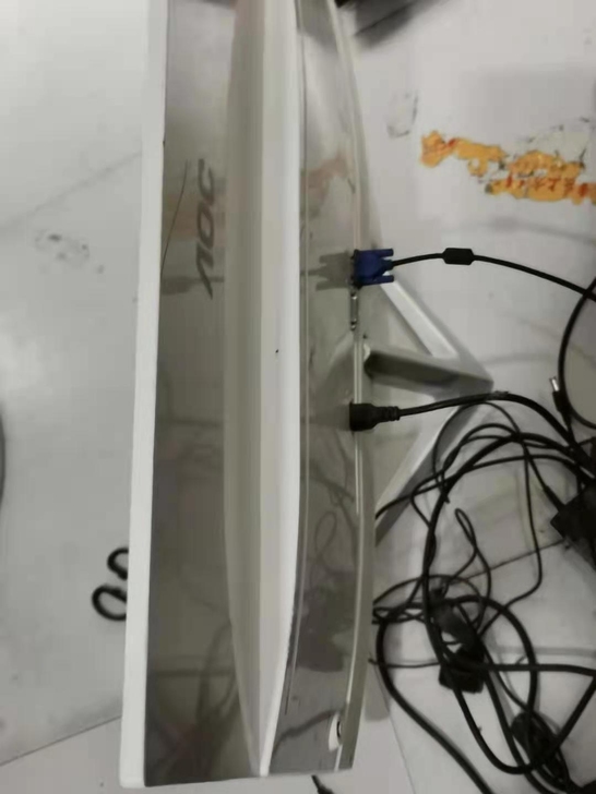 aoc 32寸显示器,使用没有任何问题,无...