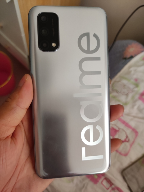 realme真我q2 6+128边框后盖正...