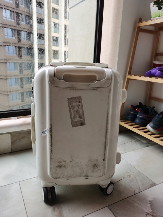 自用行李箱，因为买了新的，旧的闲置了，功能...