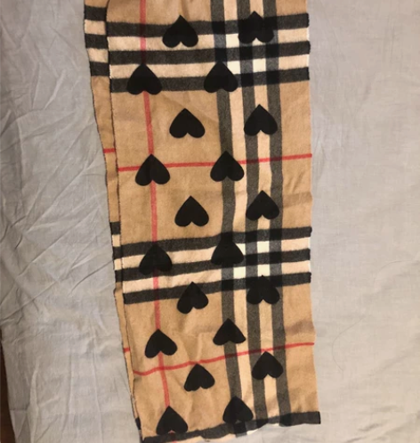 Burberry双面羊绒围巾 感兴趣的话点...