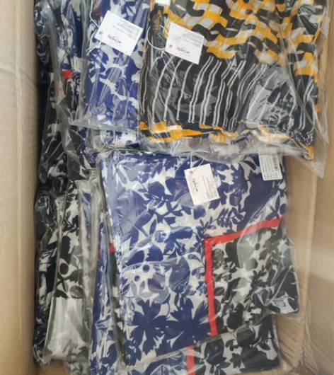 Kipling围巾大量库存清货，跟品牌订单...