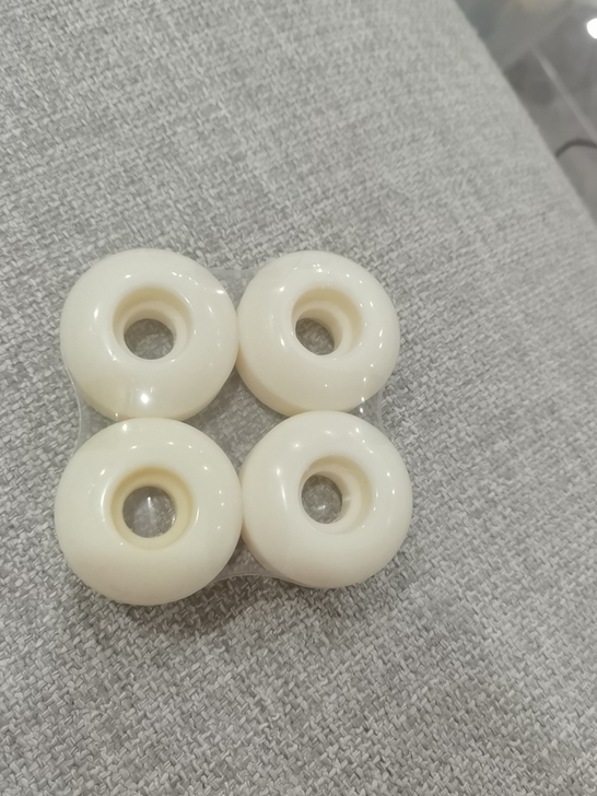 全新 双翘滑板轮