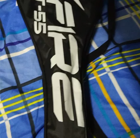 欧帝尔网球拍9成新,学校选修课买的,带一个...