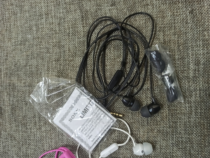 索尼耳机MDR-EX15AP，音质贼好全新...