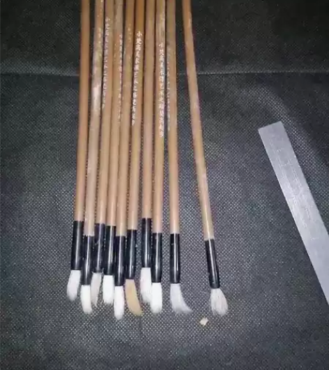 毛笔十支。都是小号的。打包出。标价即卖价。...