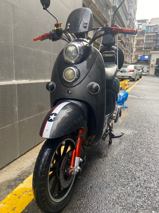 雅迪电动车，四个大电池，秒杀价1280