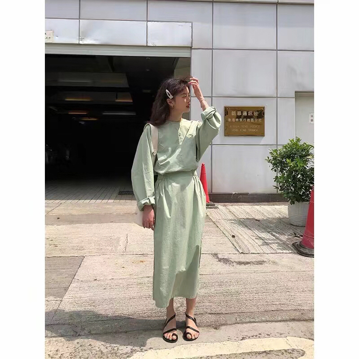 后背漏洞长袖抹茶绿裙子 30包邮 只穿过2...