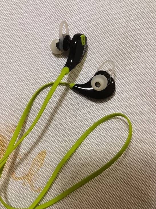 qcy7蓝牙运动耳机,买来放在书包忘记了,...