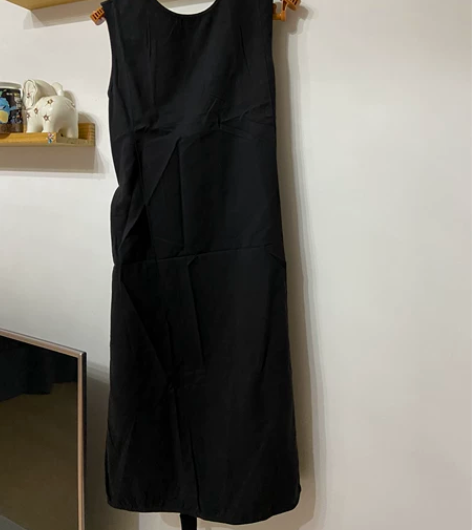 黑色双面可穿圆领v领系带直筒无袖修身连衣裙...