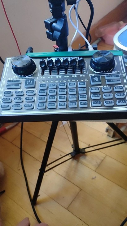 X8声卡直播全套手机唱歌专用变声器话筒全套...