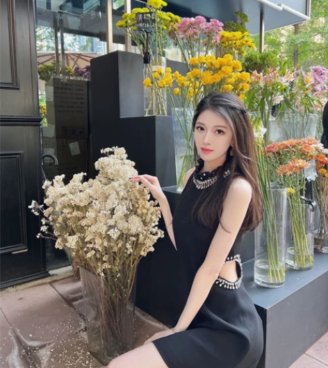 法式连衣裙女夏季2022新款小众设计高级感...