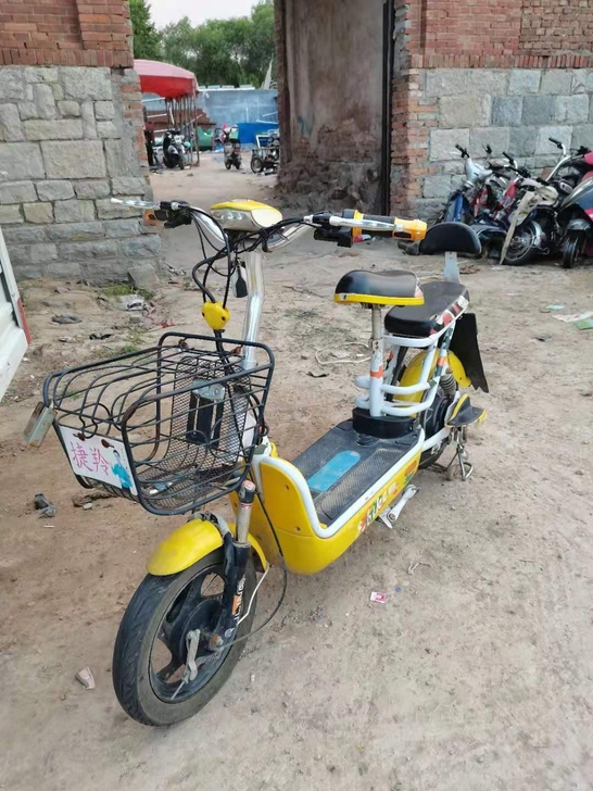 低价出售二手电动车，4812电池，车况良好...